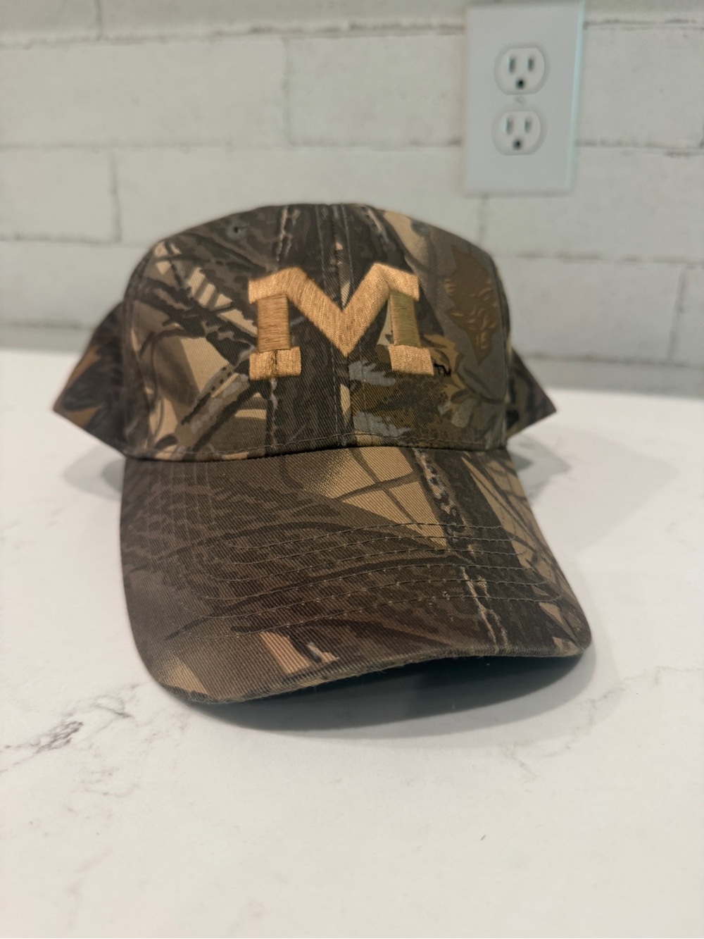 Captivating Headgear Men's Strapback Camo Hat OSFA Ole Miss Rebels Embroidered